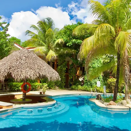 Cocomarindo Breeze Condo And Amazing Pool
